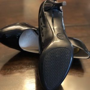Michael Kors pumps